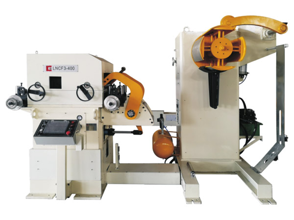 三(sān)機一體(ti)高配型(xing)精密型(xing)料架矯(jiao)直送料(liao)機